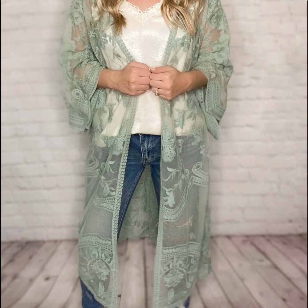 She + Sky Kimono Size M/L Boho Sheer Floral Lace Pattern